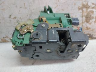 bontott VW PASSAT B5 Bal hátsó Ajtózár