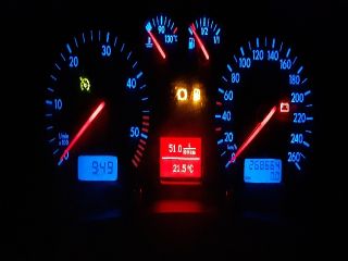 bontott VW PASSAT B5 Bal hátsó Dobbetét (Kerékjárati, Műanyag)