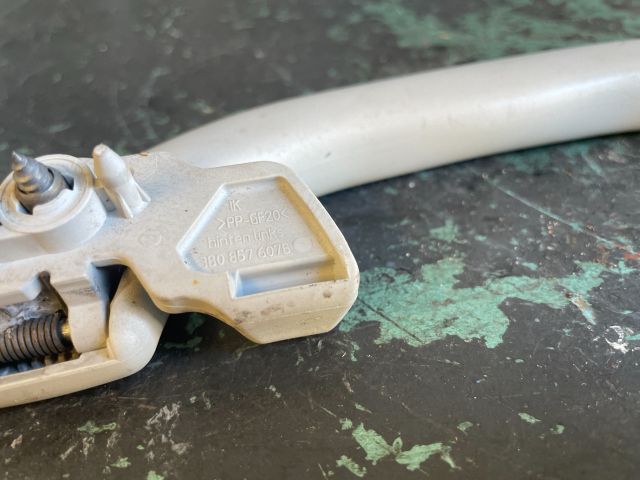 bontott VW PASSAT B5 Bal hátsó Kapaszkodó (Felső)