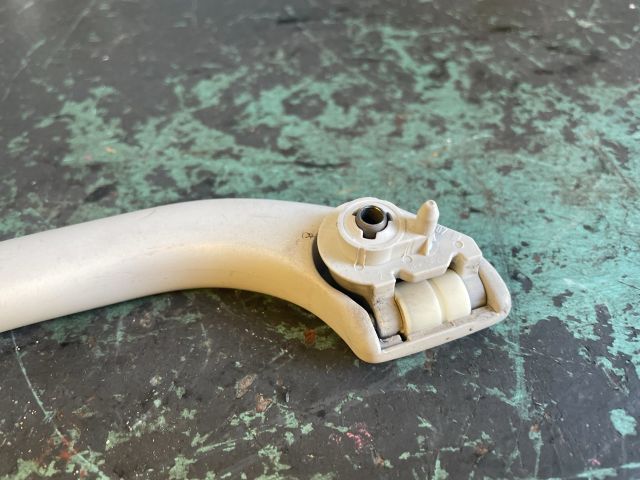 bontott VW PASSAT B5 Bal hátsó Kapaszkodó (Felső)