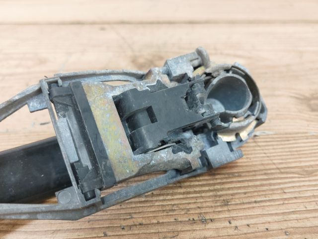 bontott VW PASSAT B5 Bal hátsó Külső Kilincs