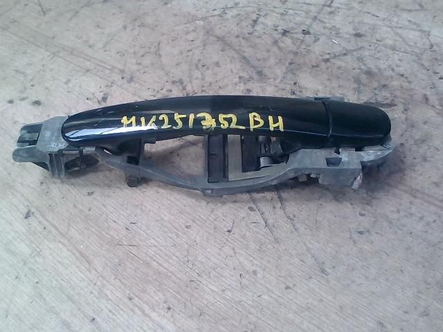 bontott VW PASSAT B5 Bal hátsó Külső Kilincs