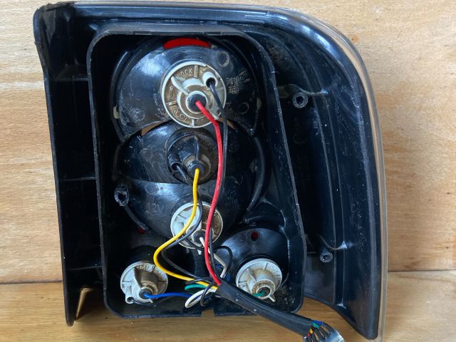 bontott VW PASSAT B5 Bal Hátsó Lámpa