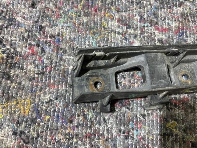 bontott VW PASSAT B5 Bal hátsó Oldal Lökhárító Tartó (Műanyag)