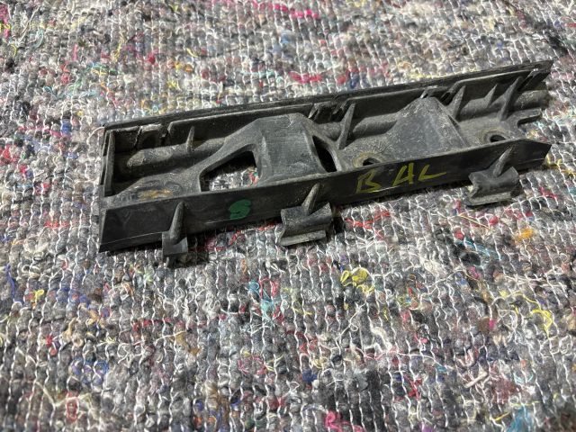 bontott VW PASSAT B5 Bal hátsó Oldal Lökhárító Tartó (Műanyag)