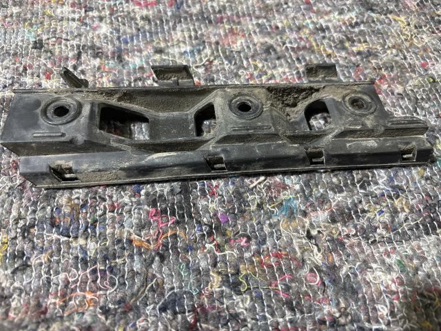 bontott VW PASSAT B5 Bal hátsó Oldal Lökhárító Tartó (Műanyag)