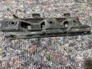 bontott VW PASSAT B5 Bal hátsó Oldal Lökhárító Tartó (Műanyag)