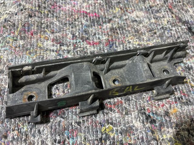 bontott VW PASSAT B5 Bal hátsó Oldal Lökhárító Tartó (Műanyag)