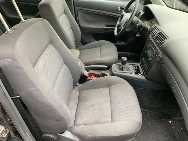 bontott VW PASSAT B5 Bal hátsó Zsanér