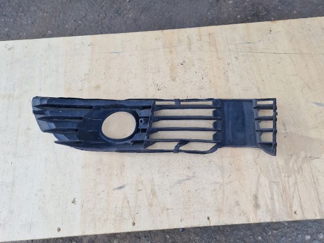 bontott VW PASSAT B5 Bal Ködlámpa Rács