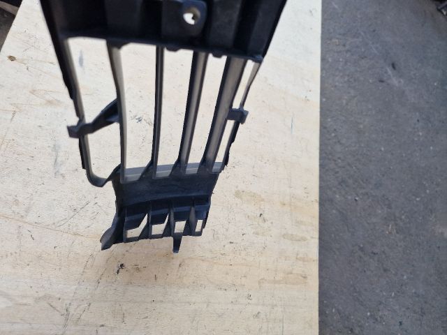 bontott VW PASSAT B5 Bal Ködlámpa Rács