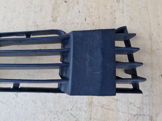 bontott VW PASSAT B5 Bal Ködlámpa Rács