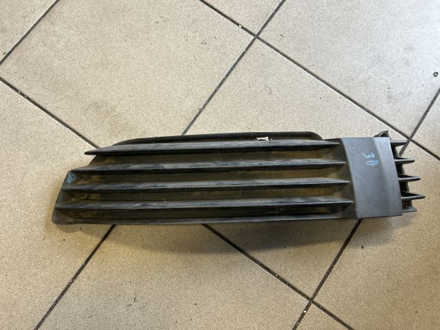 bontott VW PASSAT B5 Bal Ködlámpa Rács