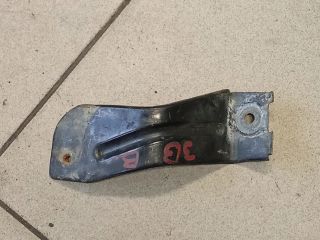 bontott VW PASSAT B5 Bal Sárvédő Oldaltartó