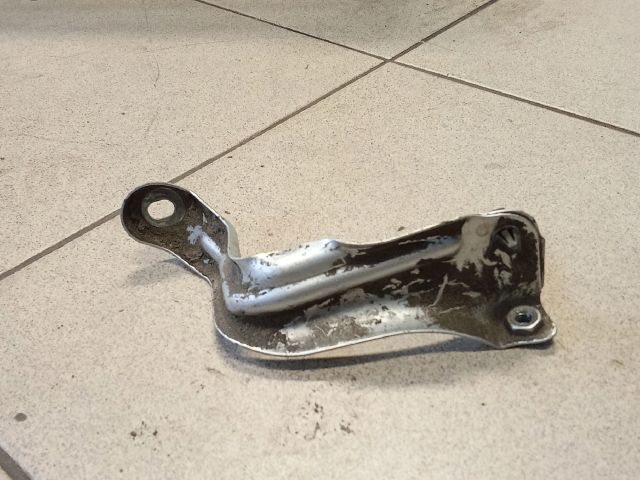 bontott VW PASSAT B5 Bal Sárvédő Oldaltartó