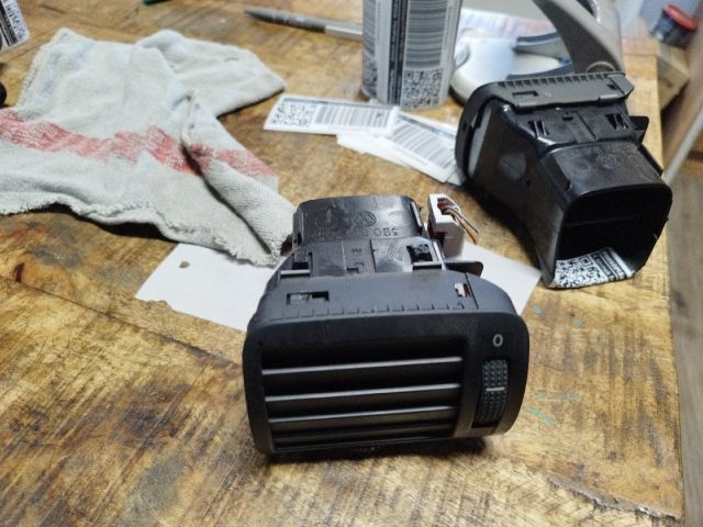 bontott VW PASSAT B5 Bal Szellőző