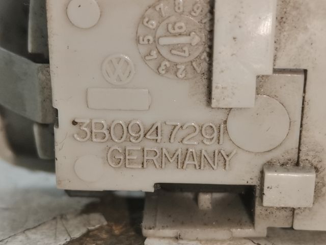 bontott VW PASSAT B5 Beltér Világítás Hátsó