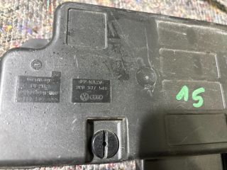 bontott VW PASSAT B5 Biztosítéktábla Doboz