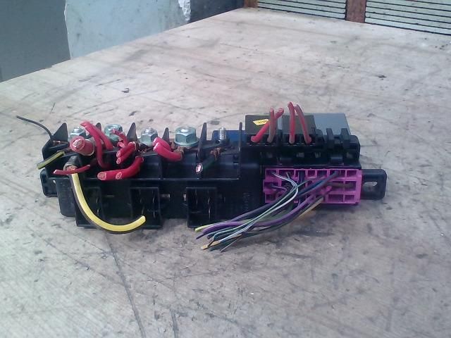 bontott VW PASSAT B5 Biztosítéktábla Utastér