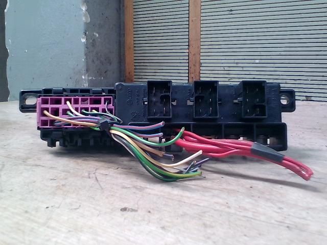 bontott VW PASSAT B5 Biztosítéktábla Utastér