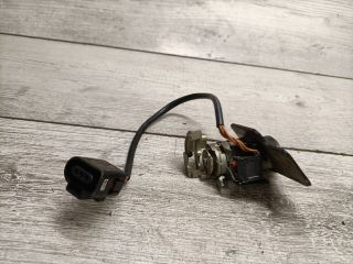 bontott VW PASSAT B5 Csomagtér Nyitó Kar / Gomb