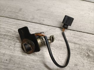 bontott VW PASSAT B5 Csomagtér Nyitó Kar / Gomb