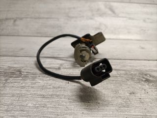 bontott VW PASSAT B5 Csomagtér Nyitó Kar / Gomb