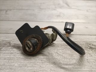 bontott VW PASSAT B5 Csomagtér Nyitó Kar / Gomb