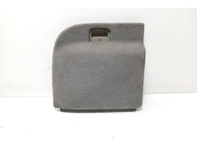 bontott VW PASSAT B5 Csomagtérajtó Burkolat Alsó