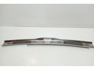 bontott VW PASSAT B5 Csomagtérajtó Díszléc