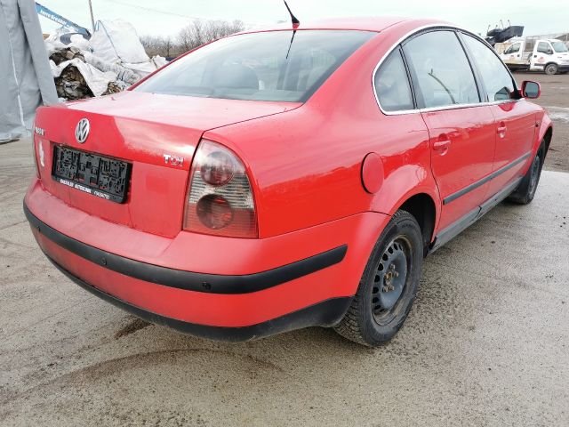 bontott VW PASSAT B5 Csomagtérajtó Gumikéder