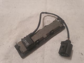 bontott VW PASSAT B5 Csomagtérajtó Kilincs