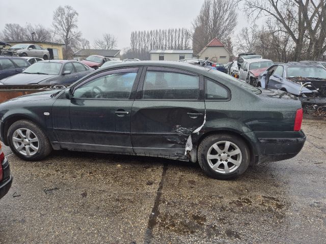 bontott VW PASSAT B5 Csomagtérajtó (Részeivel)