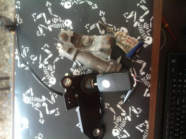 bontott VW PASSAT B5 Csomagtérajtó Zárbetét