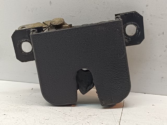 bontott VW PASSAT B5 Csomagtérajtó Zárszerkezet