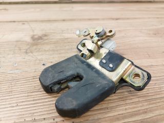 bontott VW PASSAT B5 Csomagtérajtó Zárszerkezet