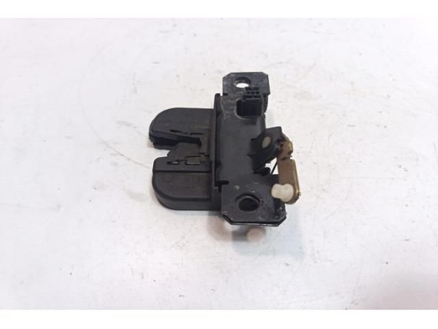 bontott VW PASSAT B5 Csomagtérajtó Zárszerkezet