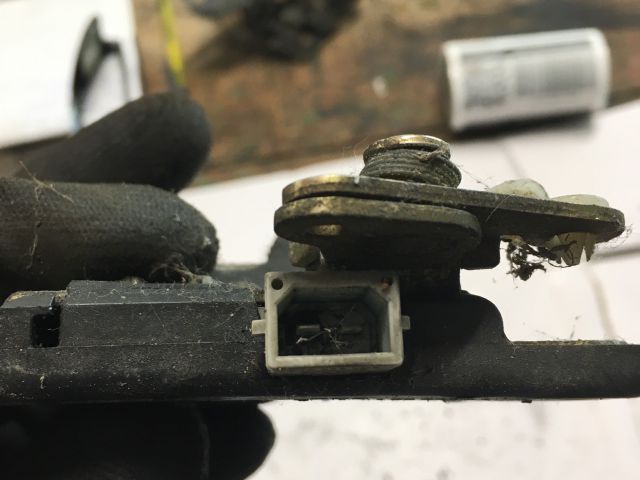 bontott VW PASSAT B5 Csomagtérajtó Zárszerkezet