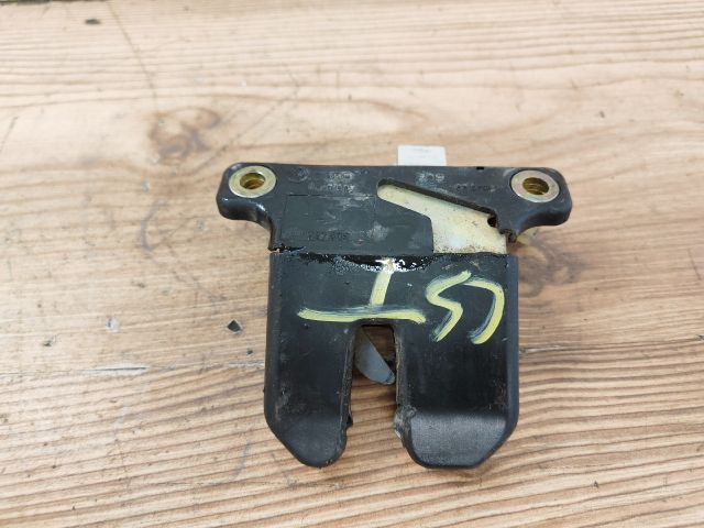 bontott VW PASSAT B5 Csomagtérajtó Zárszerkezet