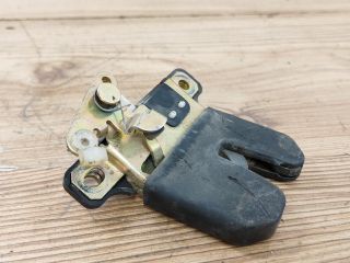 bontott VW PASSAT B5 Csomagtérajtó Zárszerkezet