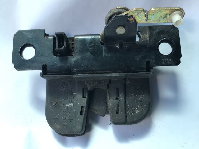 bontott VW PASSAT B5 Csomagtérajtó Zárszerkezet