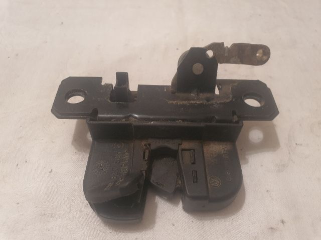 bontott VW PASSAT B5 Csomagtérajtó Zárszerkezet