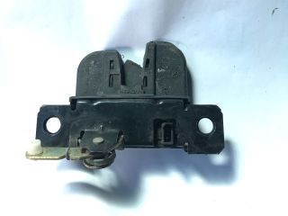 bontott VW PASSAT B5 Csomagtérajtó Zárszerkezet