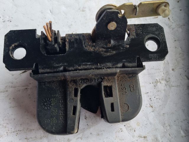 bontott VW PASSAT B5 Csomagtérajtó Zárszerkezet