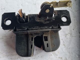 bontott VW PASSAT B5 Csomagtérajtó Zárszerkezet