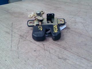 bontott VW PASSAT B5 Csomagtérajtó Zárszerkezet