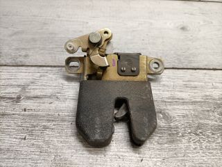 bontott VW PASSAT B5 Csomagtérajtó Zárszerkezet