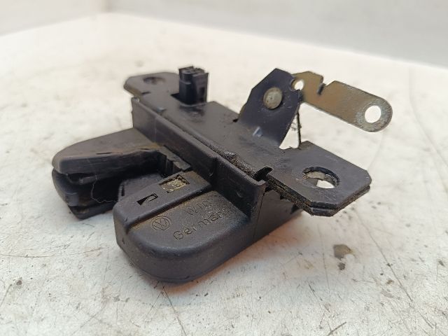 bontott VW PASSAT B5 Csomagtérajtó Zárszerkezet