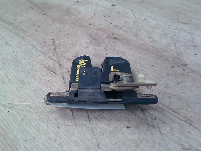 bontott VW PASSAT B5 Csomagtérajtó Zárszerkezet