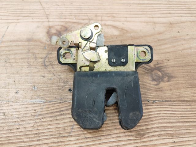 bontott VW PASSAT B5 Csomagtérajtó Zárszerkezet